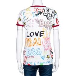 Pre Owned تي شيرت دولتشي أند غابانا مطبوع غرافيتي دبي إكسكلوسيف متعدد الألوان مقاس وسط (ميديوم)