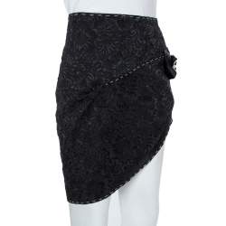 Pre Owned تنورة ميني دولتشي أند غابانا أسود مزركش كريستال فيونكة غير متساوية مقاس صغير - سمول