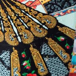 Pre Owned Dolce & Gabbana Multicolored Printed Silk Pants S