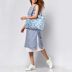 Pre Owned Dolce & Gabbana Blue/White Majolica Print Leather Miss Escape Tote