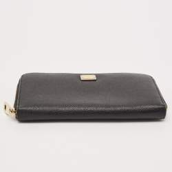 Pre Owned Dolce & Gabbana Black Leather Zip Continental Wallet