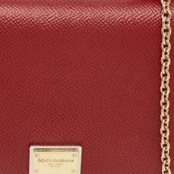 مملوكة مسبقًا محفظة دولتشي أند غابانا مس سيسيلي سلسلة جلد أحمر