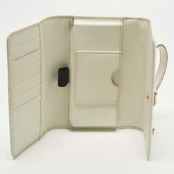 Pre Owned محفظة دولتشي أند غابانا ميس سيسيلي بسلسلة جلد أبيض