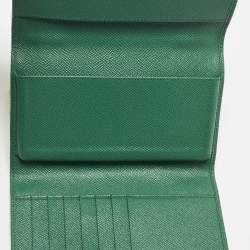 مملوكة مسبقًا Dolce & Gabbana Miss Sicily Von Crystal Green Leaf Print Fabric and Leather Wallet On Chain