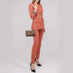 مملوكة مسبقًا حقيبة كلتش دولتشي أند غابانا شعار DG بني نقشة الفهد قماش مطلي سلسلة