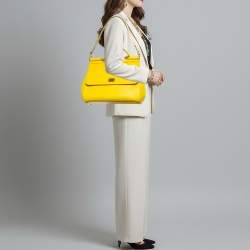 مملوكة مسبقًا حقيبة دولتشي أند غابانا ميس سيسيلي جلد أسود كبيرة بيد علوية