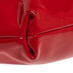 مملوكة مسبقًا Dolce & Gabbana Red Patent Leather Chain Frame Clutch