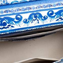 مملوكة مسبقًا حقيبة دولتشي أند غابانا ميس سيسيلي جلد أزرق طباعة مايوليكا متوسطة