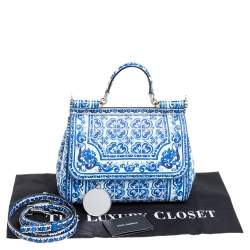 مملوكة مسبقًا حقيبة دولتشي أند غابانا ميس سيسيلي جلد أزرق طباعة مايوليكا متوسطة