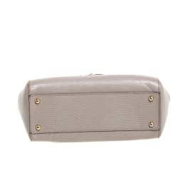 مملوكة مسبقًا حقيبة دولتشي أند غابانا ميس سيسيلي جلد نقشة السحلية بيج داكن متوسطة شعار كريستال يد علوية