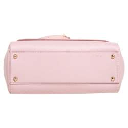 مملوكة مسبقًا حقيبة دولتشي أند غابانا ميس سيسيلي جلد وردي مرصعة بيد علوية