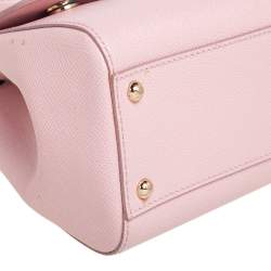 مملوكة مسبقًا حقيبة دولتشي أند غابانا ميس سيسيلي جلد وردي مرصعة بيد علوية