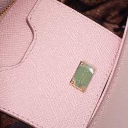 مملوكة مسبقًا حقيبة دولتشي أند غابانا ميس سيسيلي جلد وردي مرصعة بيد علوية