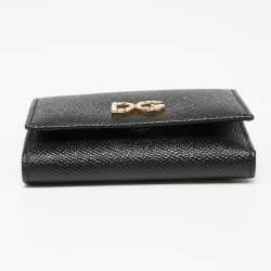 مملوكة مسبقًا محفظة دولتشي أند غابانا جلد أسود شعار دي جي مرصع كريستال طية ثلاثية
