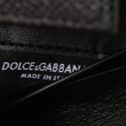 مملوكة مسبقًا محفظة دولتشي أند غابانا جلد أسود شعار دي جي مرصع كريستال طية ثلاثية