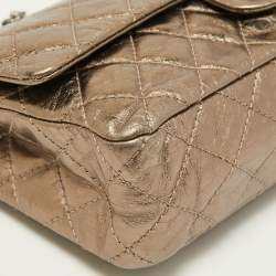 Pre Owned Chanel Metallic Quilted Aged Calf Leather 226 Reissue 2.55 Flap Bag