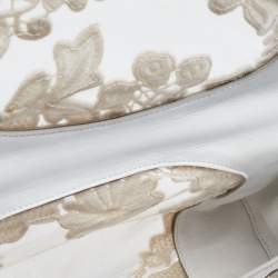 مملوكة مسبقًا Dolce & Gabbana White PVC, Lace and Python Miss Sicily Top Handle Bag