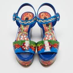 مملوكة مسبقًا صندل دولتشي أند غابنا كعب روكي و نعل سميك و سير كاحل جلد لامع مطبوع ماجوليكا متعدد الألوان مقاس 36