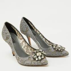 مملوكة مسبقًا حذاء كعب عالي دولتشي أند غابانا رمادي دانتيل بيلوتشي مزخرف بالكريستال مقاس 39.5