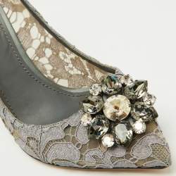 مملوكة مسبقًا حذاء كعب عالي دولتشي أند غابانا رمادي دانتيل بيلوتشي مزخرف بالكريستال مقاس 39.5