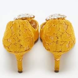 مملوكة مسبقًا Dolce & Gabbana Yellow Lace and Mesh Bellucci Crystal Embellished Pointed Toe Pumps Size 40