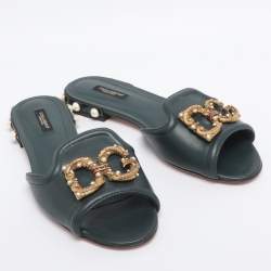 Pre Owned صندل سلايد دولتشي آند غابانا آمور فلات جلد أسود مزين بشعار DG مقاس 38