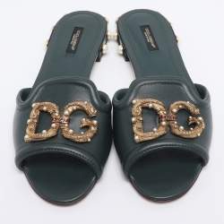 Pre Owned صندل سلايد دولتشي آند غابانا آمور فلات جلد أسود مزين بشعار DG مقاس 38