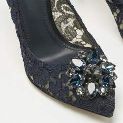 Pre Owned حذاء كعب عالي دولتشي أند غابانا بلوشي مقدمة مدببة مزخرف كريستال دانتيل أزرق كحلي مقاس 37.5