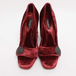 Pre Owned Dolce & Gabbana Red Velvet Jackie Embellished Block Heel Pumps Size 39