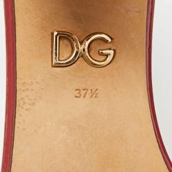 مملوكة مسبقًا صندل دولتشي أند غابانا بجلد مقلوم أحمر ودعامات جلدية مع شريط كاحل وكعب سميك مقاس 37.5
