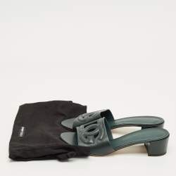 مملوكة مسبقًا Dolce & Gabbana DG Logo Cut-Out Size 38 Green Leather Slide Sandals