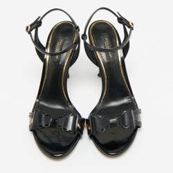 مملوكة مسبقًا Dolce & Gabbana Size 36 Two Tone Patent Leather Bow Ankle Strap Sandals