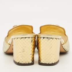 مملوكة مسبقًا صندل سلايد دولتشي أند غابانا مزخرف بكريستال جلد ودانتيل ذهبي ميتاليك مقاس 39