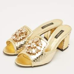مملوكة مسبقًا صندل سلايد دولتشي أند غابانا مزخرف بكريستال جلد ودانتيل ذهبي ميتاليك مقاس 39