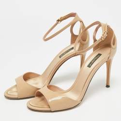 Pre Owned صندل دولتشي أند غابانا حزام الكاحل جلد لامع بيج مقاس 40