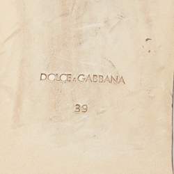 Pre Owned صندل دولتشي أند غابانا جلد برتقالي لامع بشعار DG مسطح مقاس 36