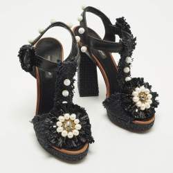 مملوكة مسبقًا Dolce & Gabbana Size 36 Black Leather and Raffia Faux Pearls T Strap Sandals