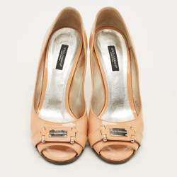 Pre Owned حذاء كعب عالي دولتشي أند غابانا جلد بيج لامع مقدمة مفتوحة مقاس 37.5