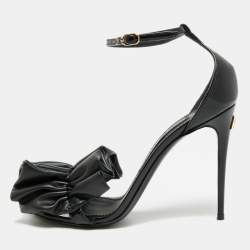 مملوكة مسبقًا Dolce & Gabbana Keira Size 37 Black Leather Patent And Leather Ankle Strap Sandals