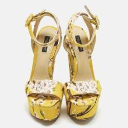 Pre Owned صندل دولتشي أند غابانا وتد قماش مطبوع بثلاثة ألوان بحزام مقاس 39.5