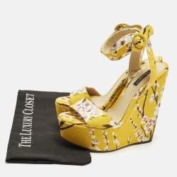 Pre Owned صندل دولتشي أند غابانا وتد قماش مطبوع بثلاثة ألوان بحزام مقاس 39.5