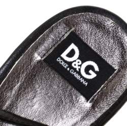 مملوكة مسبقًا  حذاء كعب عالي دولتشي أند غابانا بمقدمة مدببة وحزام خلفي جلد أسود مقاس 38.5