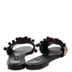 مملوكة مسبقًا صندل فلات دولتشي أند غابانا مزخرف بوم بوم و مرآة جلد أسود مقاس 35