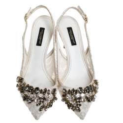 مملوكة مسبقًا صندل دولتشي أند غابانا  كريستال أبيض مزخرف برباط مقدمة مدببة بحزام للكاحل مقاس 36