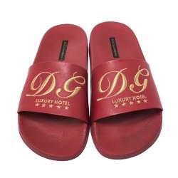 Pre Owned Dolce & Gabbana Red Rubber DG Embroidered Flat Pool Slides Size 41