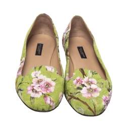 Pre Owned حذاء فلات سليبرز دولتشي أند غابانا سموكينغ بروكاد مطبوع مورد متعدد الألوان مقاس 37