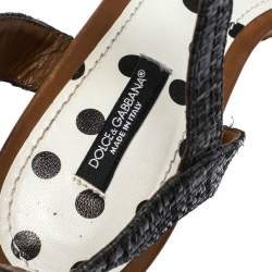 Pre Owned صندل دولتشي أند غابانا كعب روكي فليني رافيا و قماش مطبوع نقشة بولكا دوت رصاصي و أبيض مقاس 37