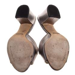 Pre Owned حذاء دولتشي آند غابانا كعب سميك ​​جلد فضي منقوش نقشة سحلية مقاس 37