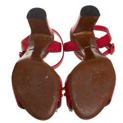 Pre Owned صندل دولتشي أند غابانا جلد نقشة السحلية أحمر بسير كاحل مزخرف مقاس 38.5 