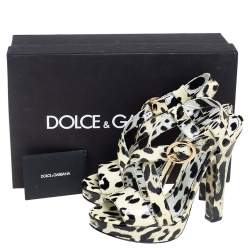 مملوكة مسبقًا Dolce & Gabbana Cream/Black Patent Leather Leopard Print Ankle Strap Platform Sandals Size 40